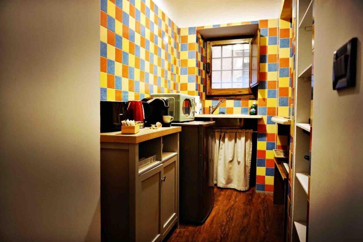 Maya Rhome Trastevere Rome Bilik gambar