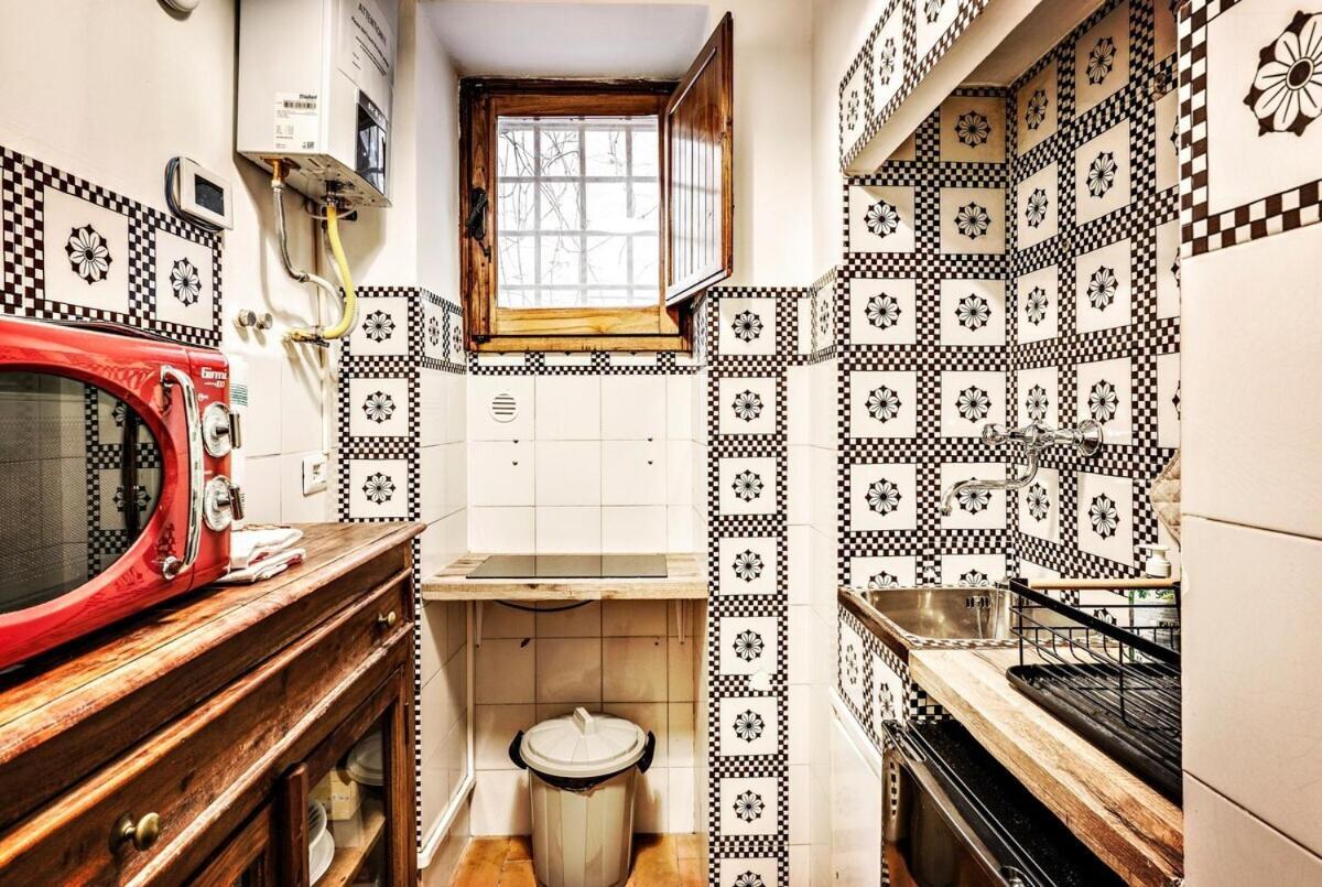Maya Rhome Trastevere Rome Bilik gambar